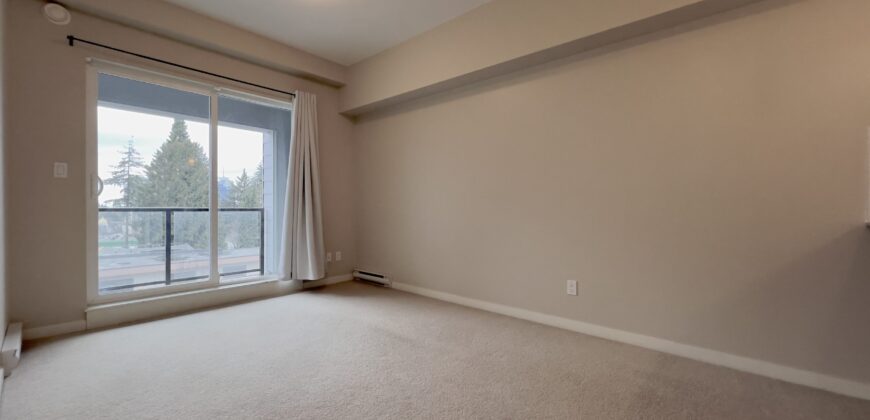 SURREY – 1 BEDROOM, 1 BATHROOM & JR BED/DEN CONDO