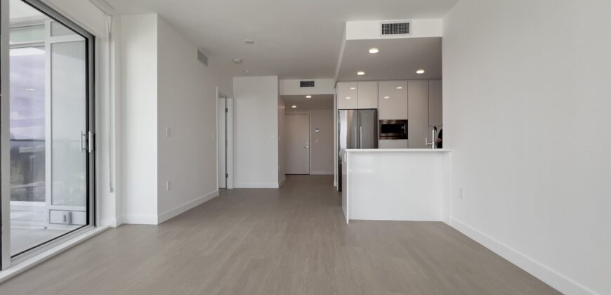 BRAND NEW 1 BEDROOM, 1 BATHROOM + DEN CONDO