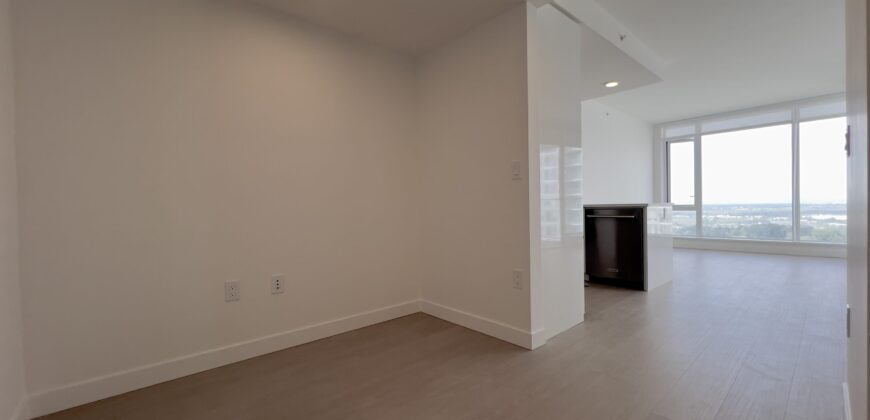 BRAND NEW 1 BEDROOM, 1 BATHROOM + DEN CONDO