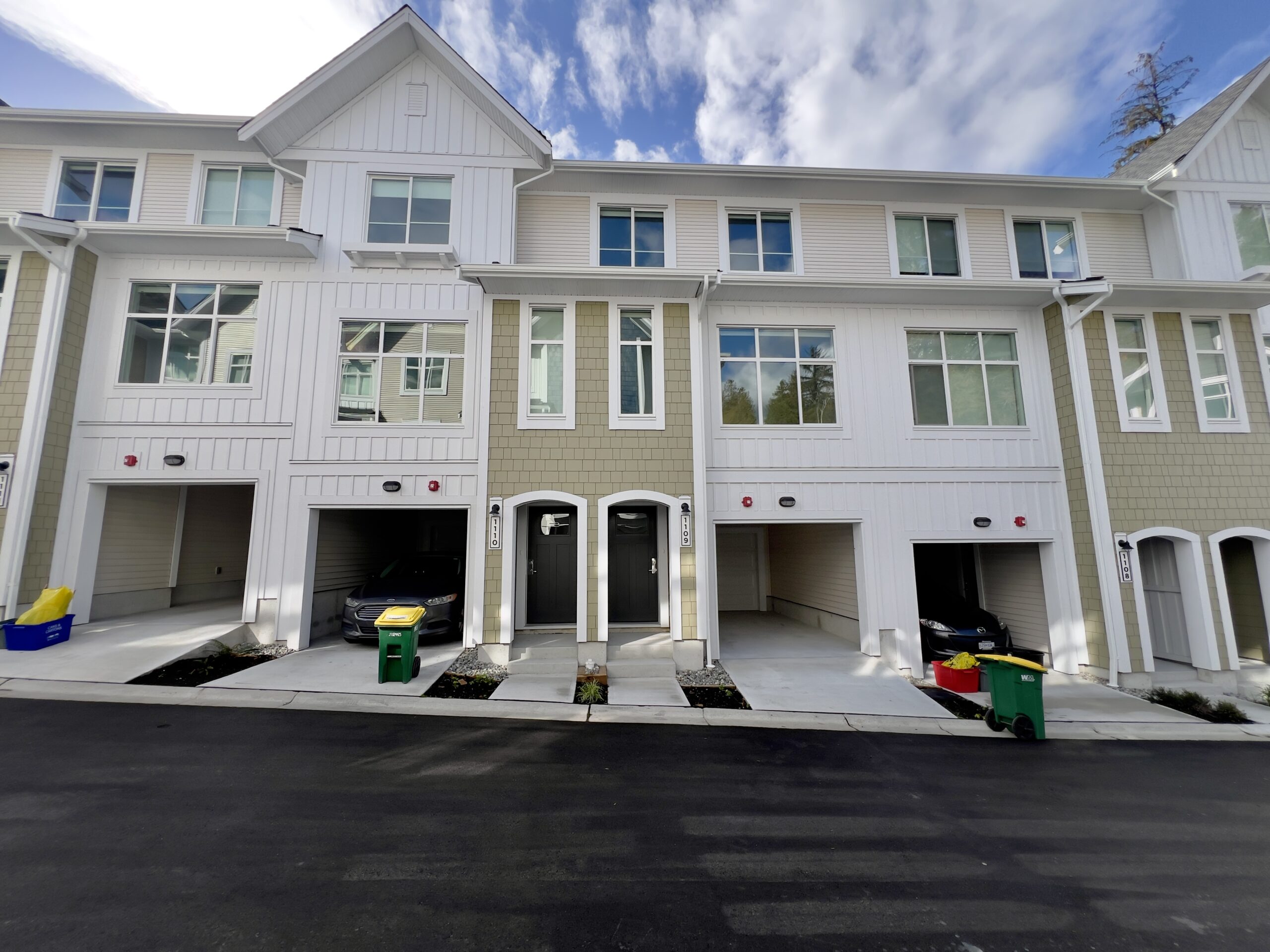 MAPLE RIDGE – BRAND NEW 3 BEDROOM 2.5 BATHROOM TOWNHOUSE