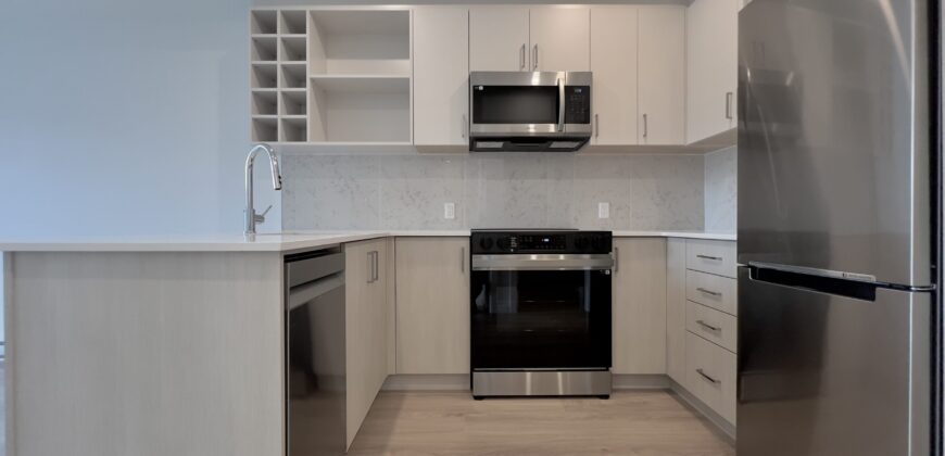 BRAND NEW SURREY – 1 BEDROOM, 1 BATHROOM & 1 DEN CONDO