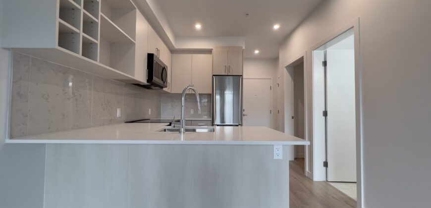 BRAND NEW SURREY – 1 BEDROOM, 1 BATHROOM & 1 DEN CONDO