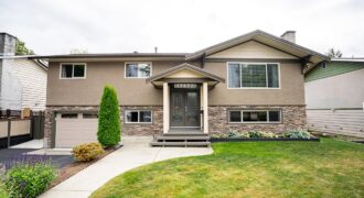 SURREY – UPPER LEVEL HOME – 3 BEDROOMS, 1.5 BATHROOMS