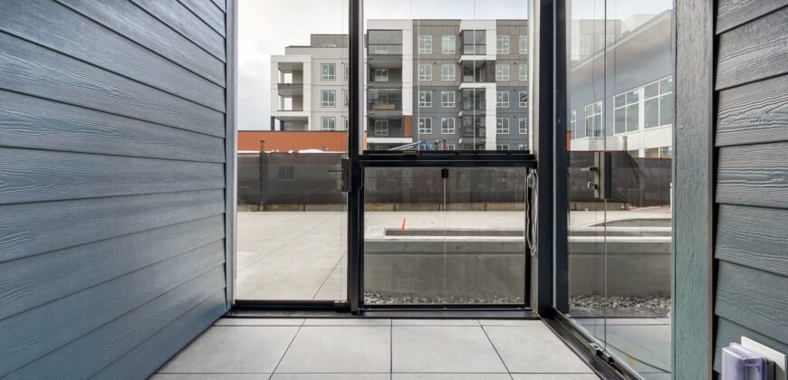 HAYER TOWN CENTRE – BRAND NEW 2 BED, 2 BATH + SOLARIUM – GROUND FLOOR
