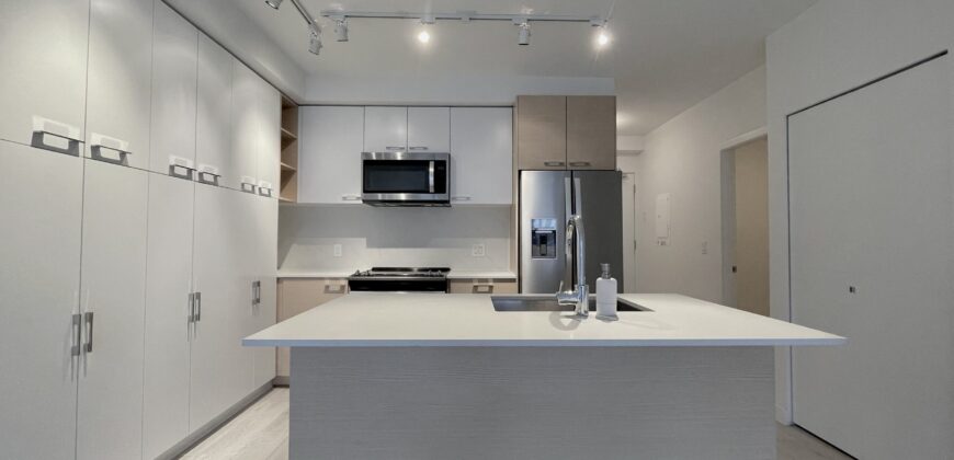 SURREY – 2 BEDROOM, 2 BATHROOM, 4TH FLOOR
