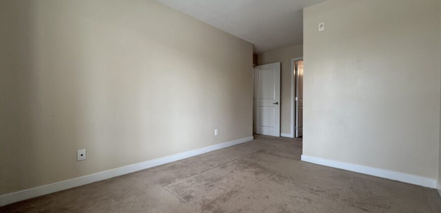 LANGLEY – 2 BEDROOM, 2 BATHROOM & DEN CONDO