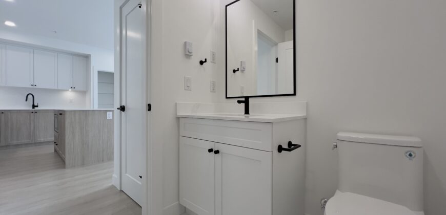 HAYER TOWN CENTRE – BRAND NEW 2 BED, 2 BATH + SOLARIUM – 2ND FLOOR HUGE PATIO