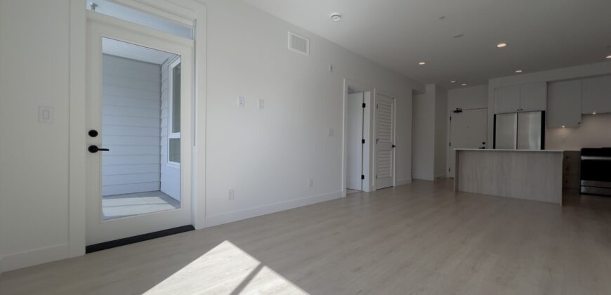 HAYER TOWN CENTRE – BRAND NEW 2 BED, 2 BATH + SOLARIUM – 2ND FLOOR HUGE PATIO