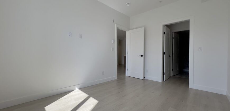 HAYER TOWN CENTRE – BRAND NEW 2 BED, 2 BATH + SOLARIUM – 2ND FLOOR HUGE PATIO