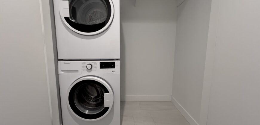 SURREY – 1 BEDROOM, 1 BATHROOM CONDO
