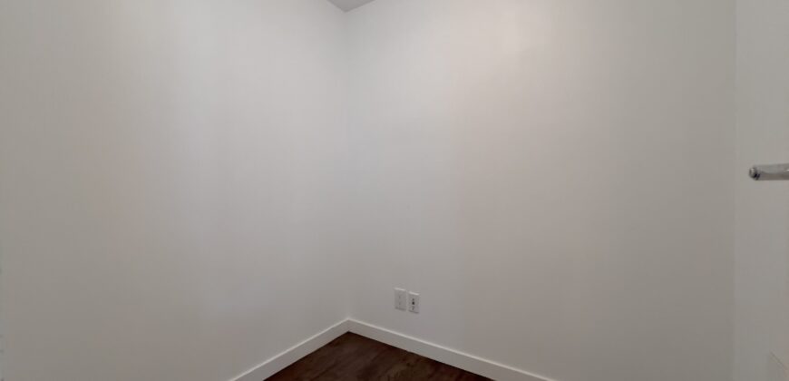 YALETOWN – 1 BED, 1 BATH, + DEN + SOLARIUM