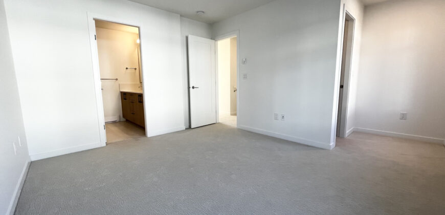 SURREY – 3 BEDROOM, 2.5 BATHROOM + DEN TOWNHOUSE