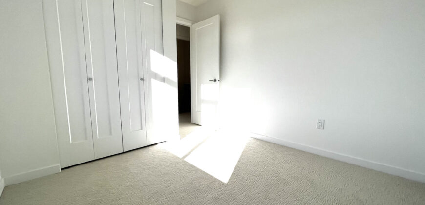 SURREY – 3 BEDROOM, 2.5 BATHROOM + DEN TOWNHOUSE