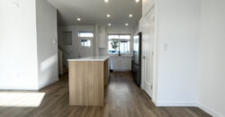 SURREY – 3 BEDROOM, 2.5 BATHROOM + DEN TOWNHOUSE