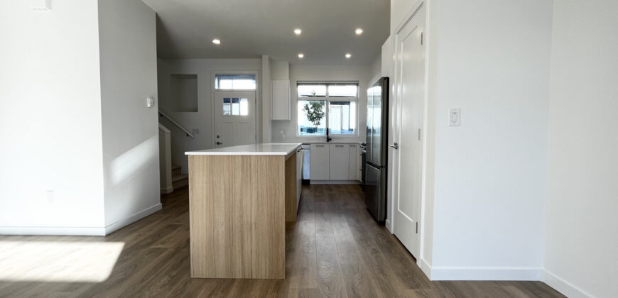 SURREY – 3 BEDROOM, 2.5 BATHROOM + DEN TOWNHOUSE
