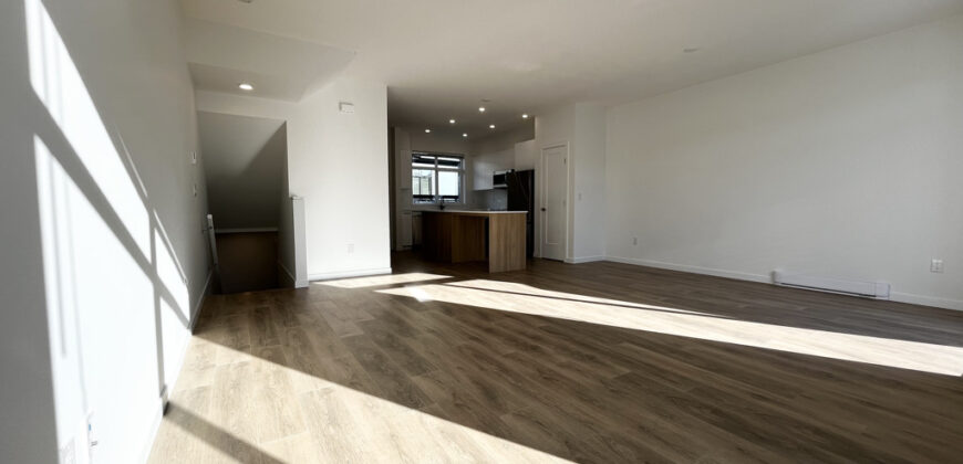 SURREY – 3 BEDROOM, 2.5 BATHROOM + DEN TOWNHOUSE