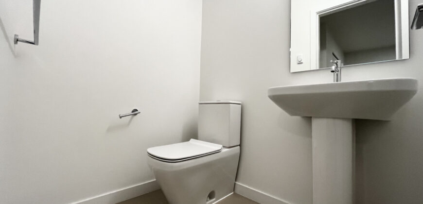 SURREY – 3 BEDROOM, 2.5 BATHROOM + DEN TOWNHOUSE