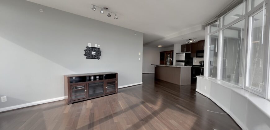 NEW WESTMINSTER -2 BEDROOM, 2 BATHROOM + DEN CONDO W/ BEAUTIFUL VIEW