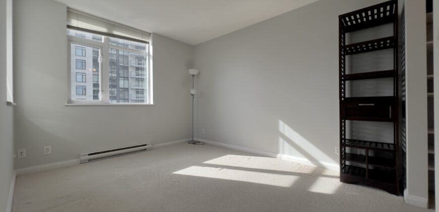 NEW WESTMINSTER -2 BEDROOM, 2 BATHROOM + DEN CONDO W/ BEAUTIFUL VIEW