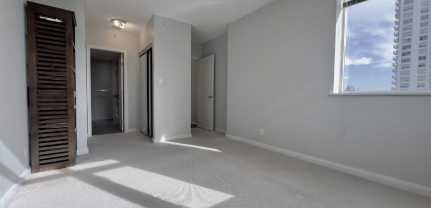 NEW WESTMINSTER -2 BEDROOM, 2 BATHROOM + DEN CONDO W/ BEAUTIFUL VIEW