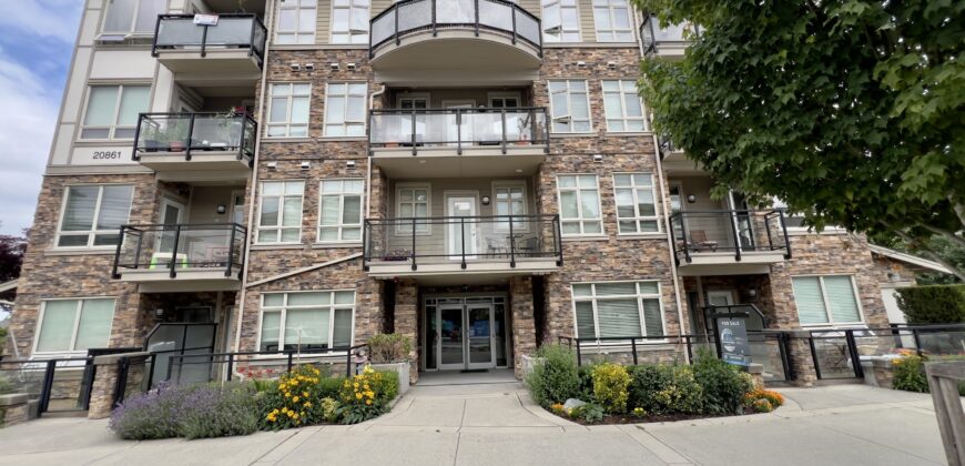 LANGLEY – 2 BEDROOM, 2 BATHROOM + DEN CONDO