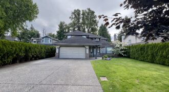 CLOVERDALE – 3 BED 2.5 BATH HOUSE! HUGE YARD AND DRIVEWAY