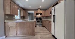 CLOVERDALE – 3 BED 2.5 BATH HOUSE! HUGE YARD AND DRIVEWAY