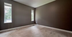 CLOVERDALE – 3 BED 2.5 BATH HOUSE! HUGE YARD AND DRIVEWAY