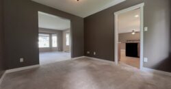 CLOVERDALE – 3 BED 2.5 BATH HOUSE! HUGE YARD AND DRIVEWAY