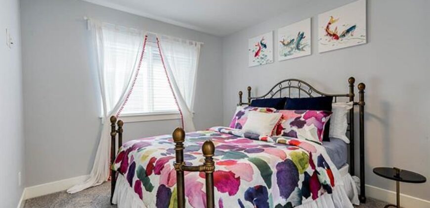 SURREY – 3 BEDROOM, 2.5 BATHROOM HOUSE