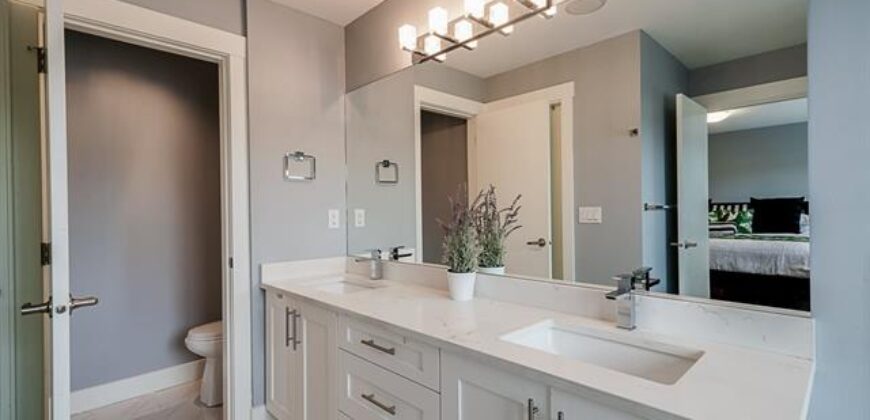 SURREY – 3 BEDROOM, 2.5 BATHROOM HOUSE
