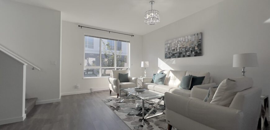 CLAYTON HEIGHTS – ELEGANTLY FURNISHED 3 BEDROOM + DEN/OFFICE, 2.5 BATHROOM TOWNHOUSE