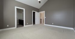 SURREY – 3 BEDROOM, 2.5 BATHROOM + Den/Flex UNFURNISHED HOUSE