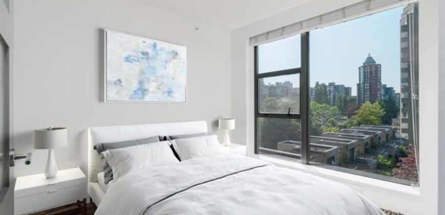 1 BEDROOM, 1 BATHROOM + DEN CONDO
