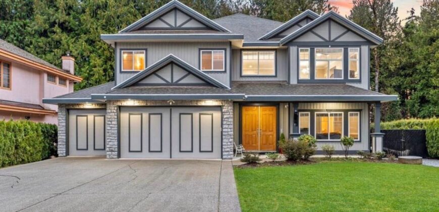 West Clearbrook – 5 BED 3.5 BATH MAIN FLOOR HOUSE! HUGE YARD AND DRIVEWAY