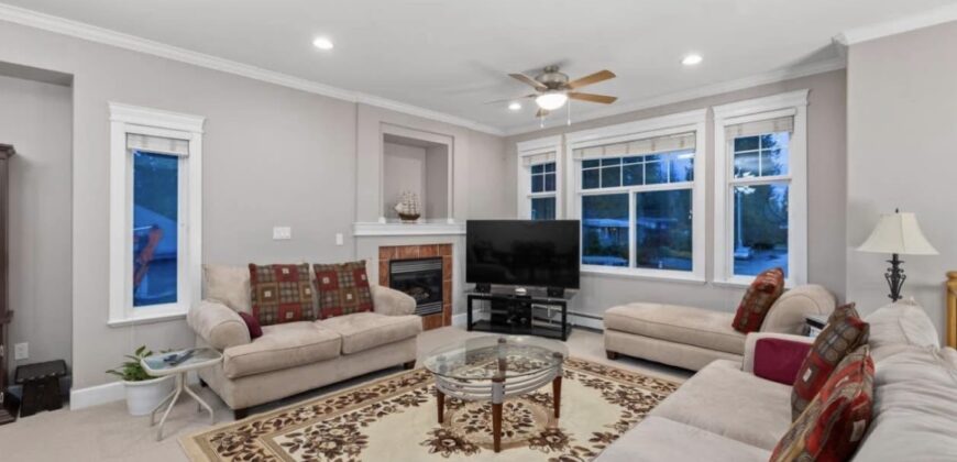 West Clearbrook – 5 BED 3.5 BATH MAIN FLOOR HOUSE! HUGE YARD AND DRIVEWAY