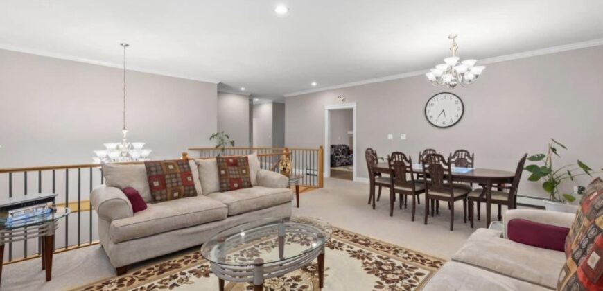 West Clearbrook – 5 BED 3.5 BATH MAIN FLOOR HOUSE! HUGE YARD AND DRIVEWAY