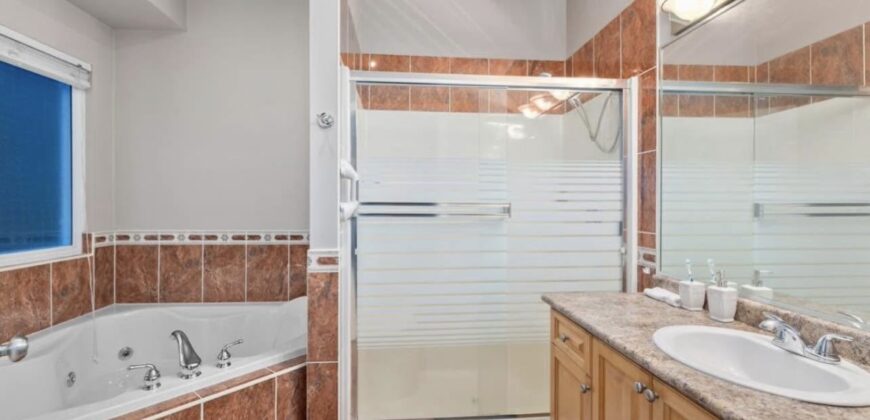 West Clearbrook – 5 BED 3.5 BATH MAIN FLOOR HOUSE! HUGE YARD AND DRIVEWAY