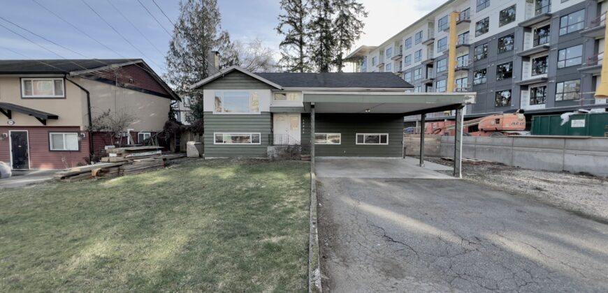 3 BEDROOM, 1 BATHROOM UPPER FLOOR AVAILABLE