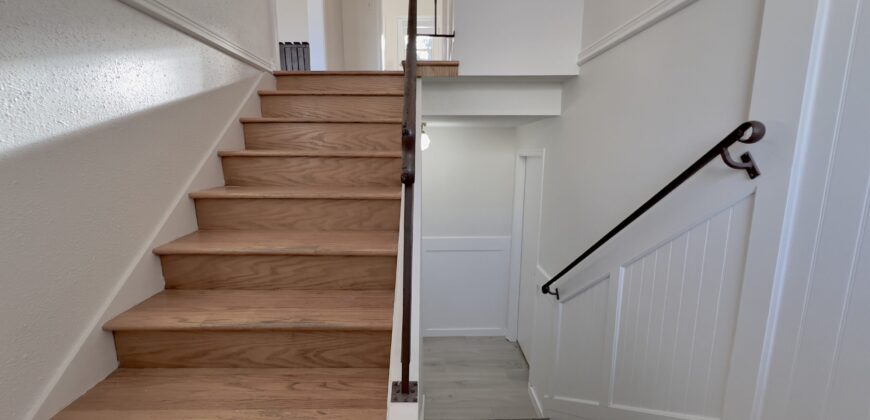 3 BEDROOM, 1 BATHROOM UPPER FLOOR AVAILABLE