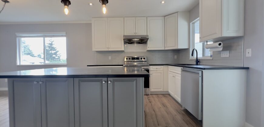 SPECTACULAR AND FULLY UPDATED – 3 BEDROOMS 2 BATHROOM MAIN FLOOR