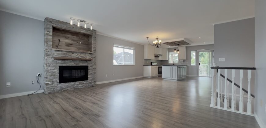 SPECTACULAR AND FULLY UPDATED – 3 BEDROOMS 2 BATHROOM MAIN FLOOR