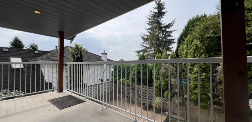SPECTACULAR AND FULLY UPDATED – 3 BEDROOMS 2 BATHROOM MAIN FLOOR