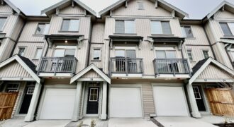 SPACIOUS 2 BED 2.5 BATH TOWNHOUSE AVAILABLE NOW!