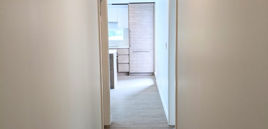 SURREY – 2 BEDROOM, 2 BATHROOM PENTHOUSE CONDO AVAILABLE SEPT 1ST