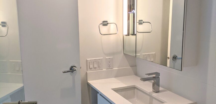 SURREY – 2 BEDROOM, 2 BATHROOM PENTHOUSE CONDO AVAILABLE SEPT 1ST