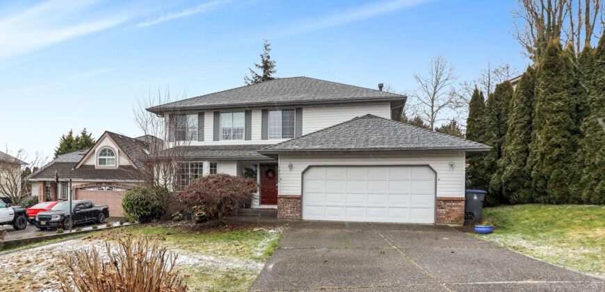 SPECTACULAR AND FULLY UPDATED – 3 BEDROOMS 2 BATHROOM MAIN FLOOR