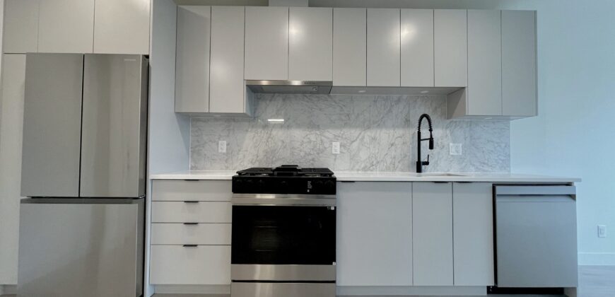 SURREY – 1 BED 1 BATH CONDO AVAILABLE!