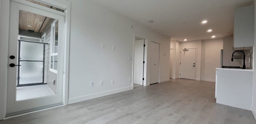 SURREY – 1 BED 1 BATH CONDO AVAILABLE!