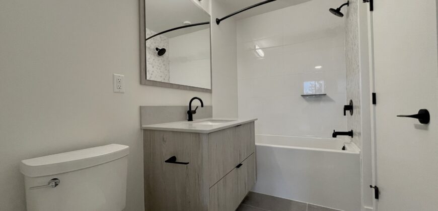 SURREY – 1 BED 1 BATH CONDO AVAILABLE!